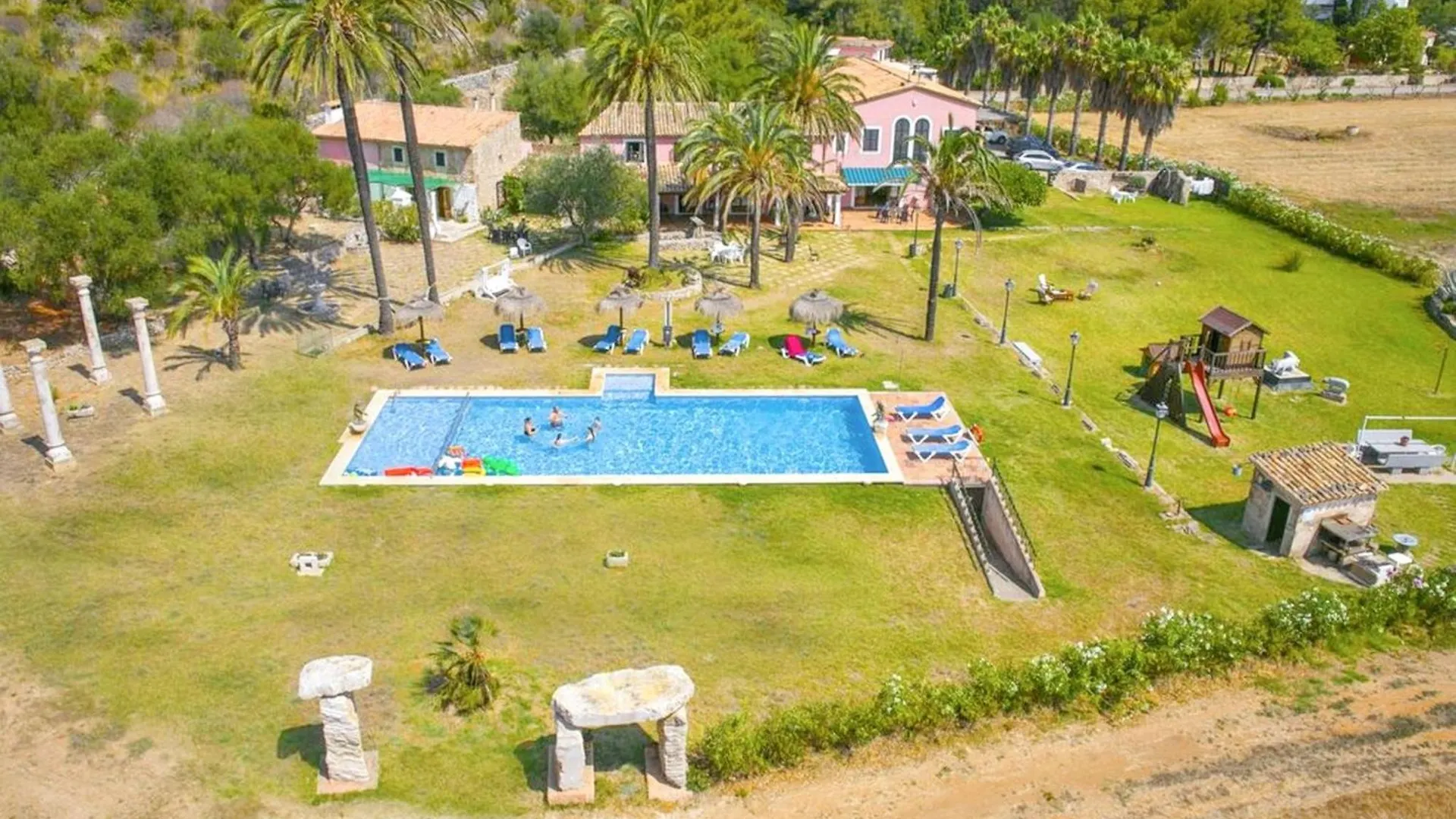 Spacious Apartment In Pollenca With Shared Pool