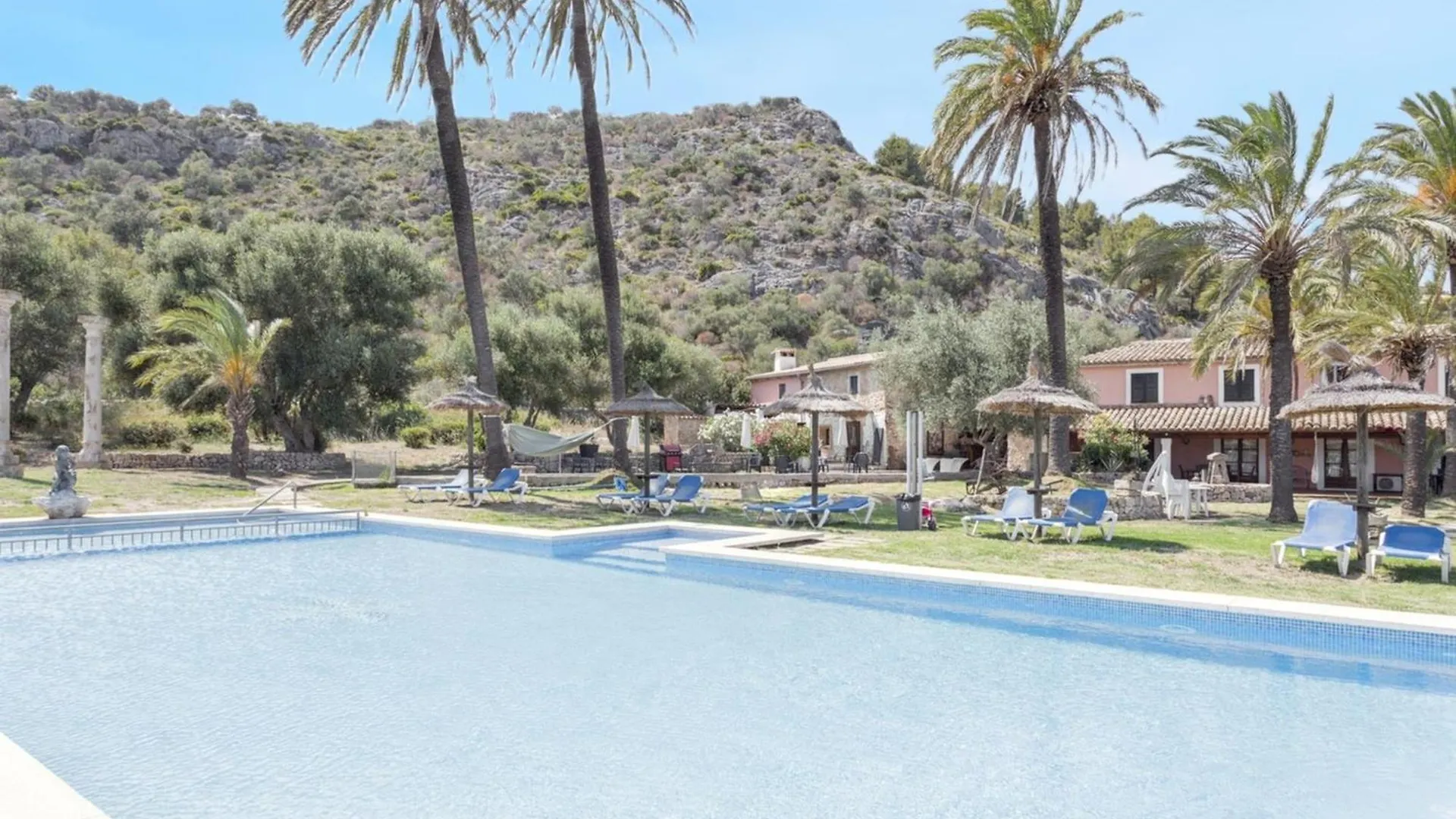 Spacious Apartment In Pollenca With Shared Pool