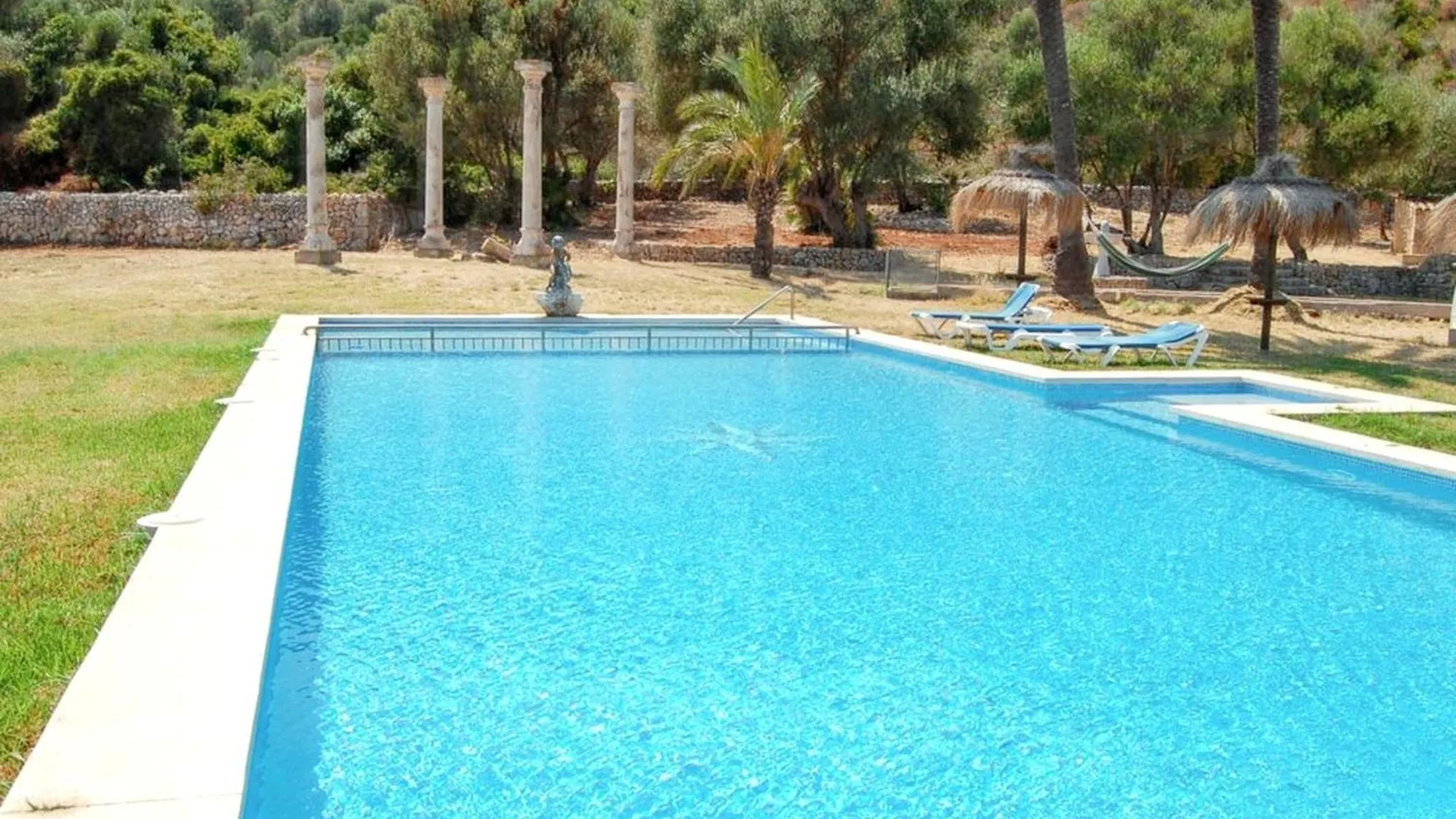 Spacious Apartment In Pollenca With Shared Pool