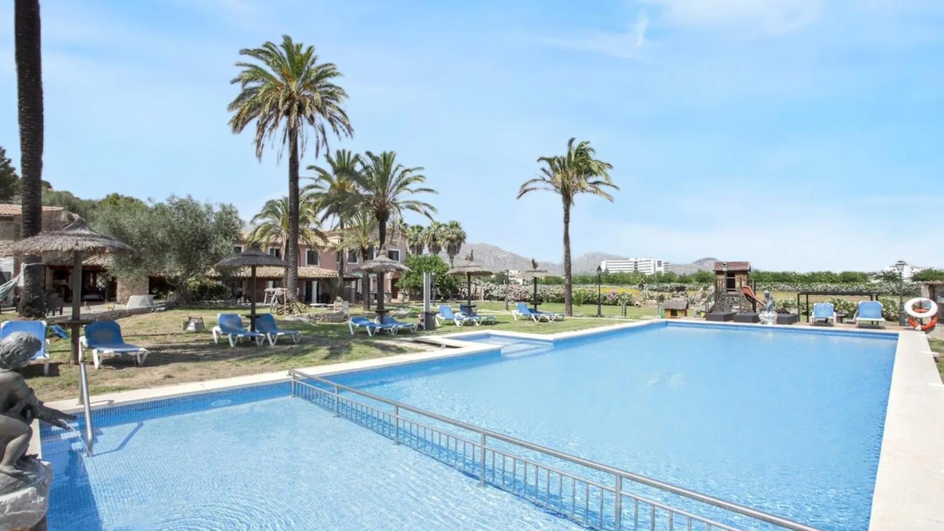 Spacious Apartment In Pollenca With Shared Pool