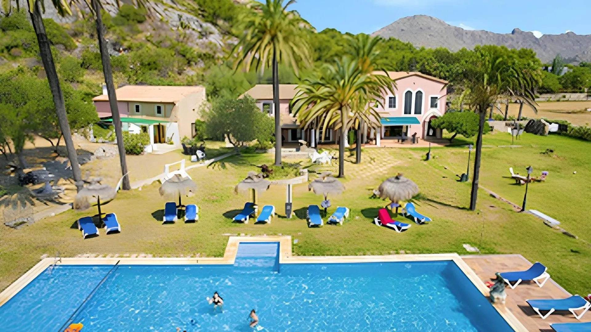 Spacious Apartment In Pollenca With Shared Pool