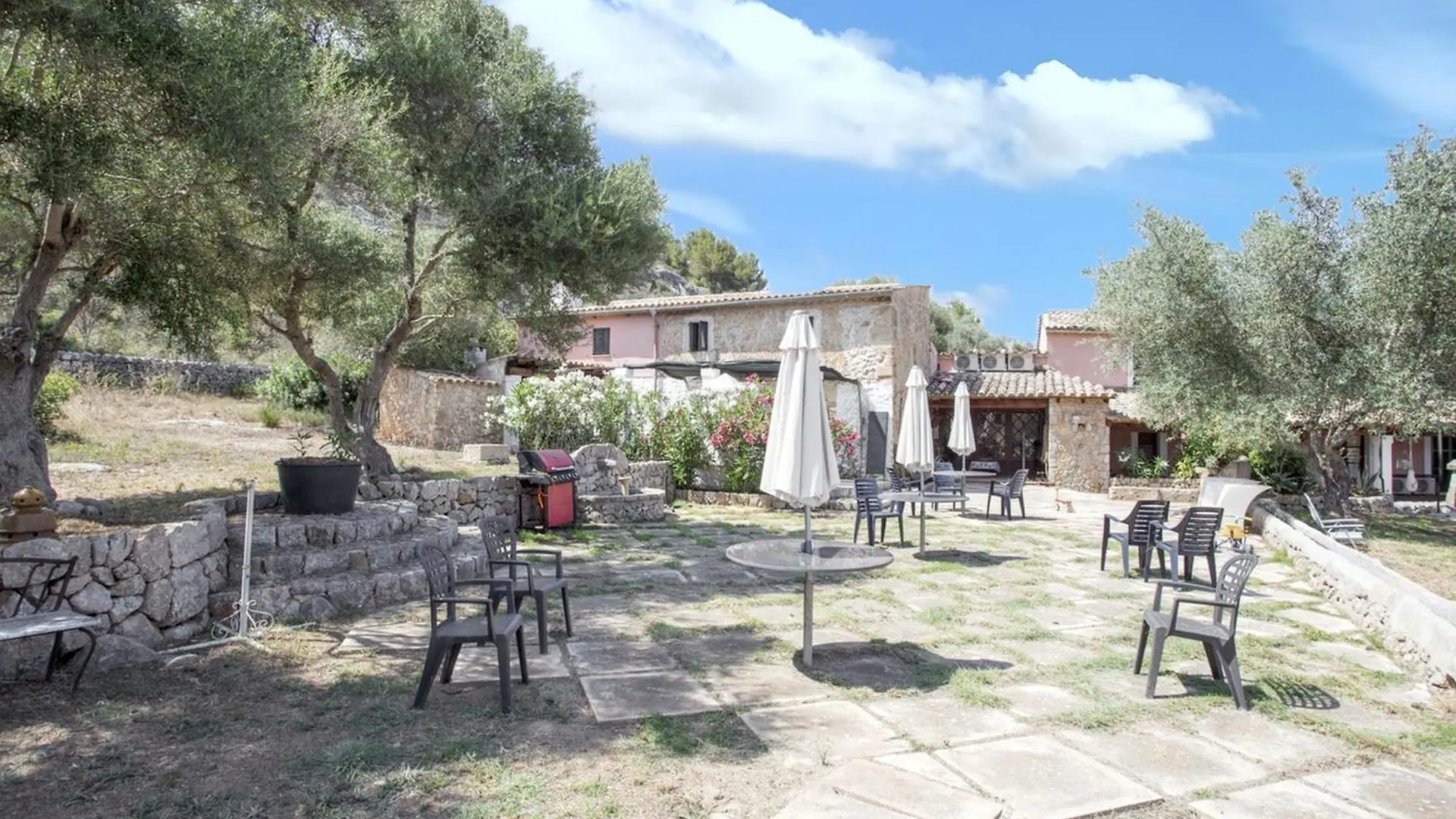 Spacious Apartment In Pollenca With Shared Pool