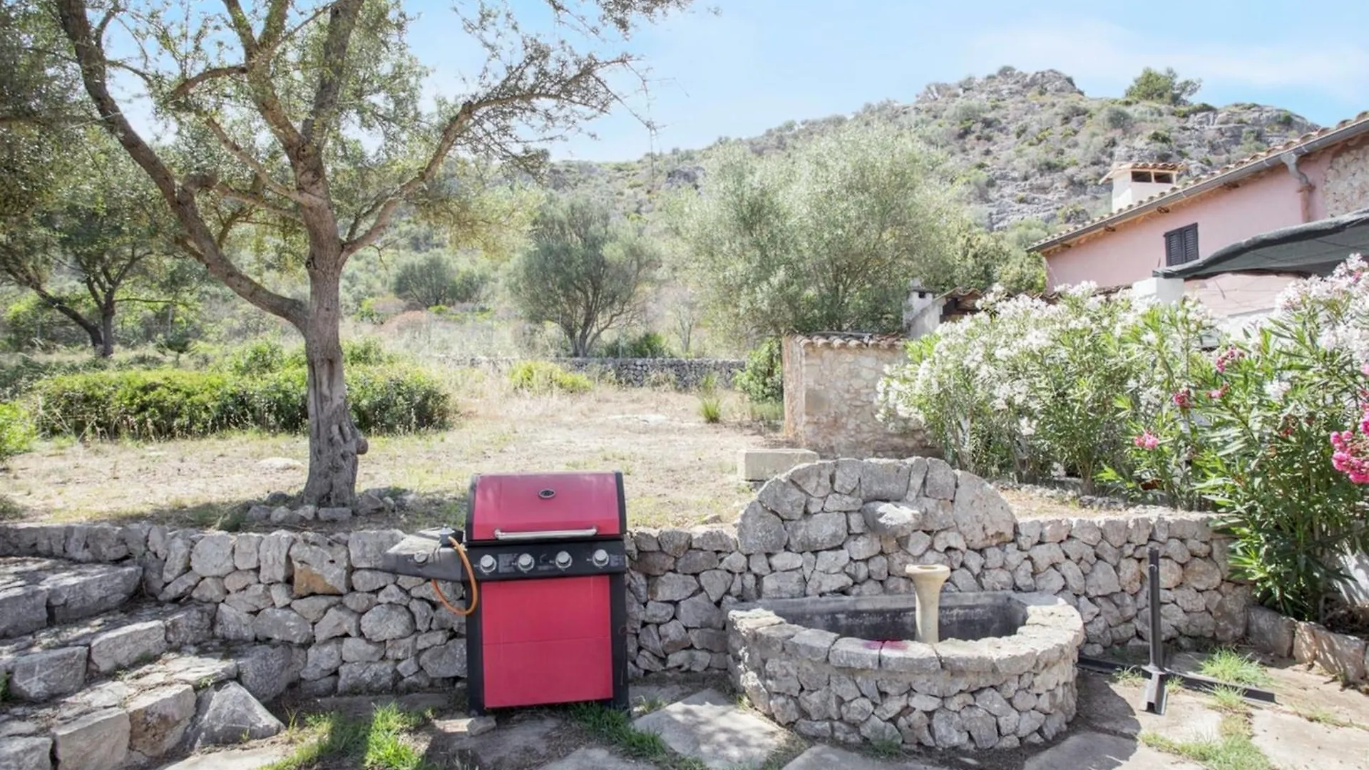 Spacious Apartment In Pollenca With Shared Pool
