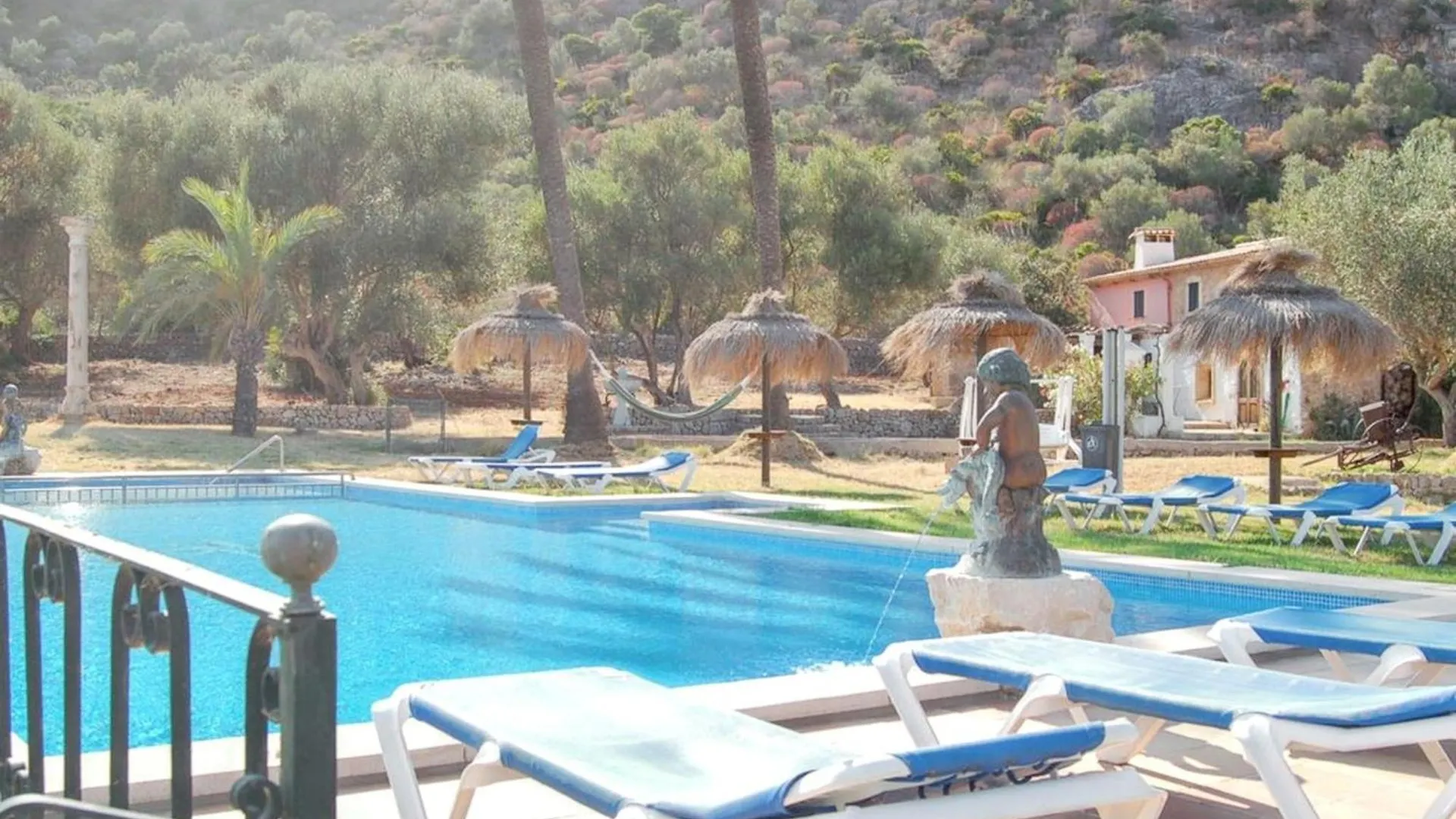 Spacious Apartment In Pollenca With Shared Pool