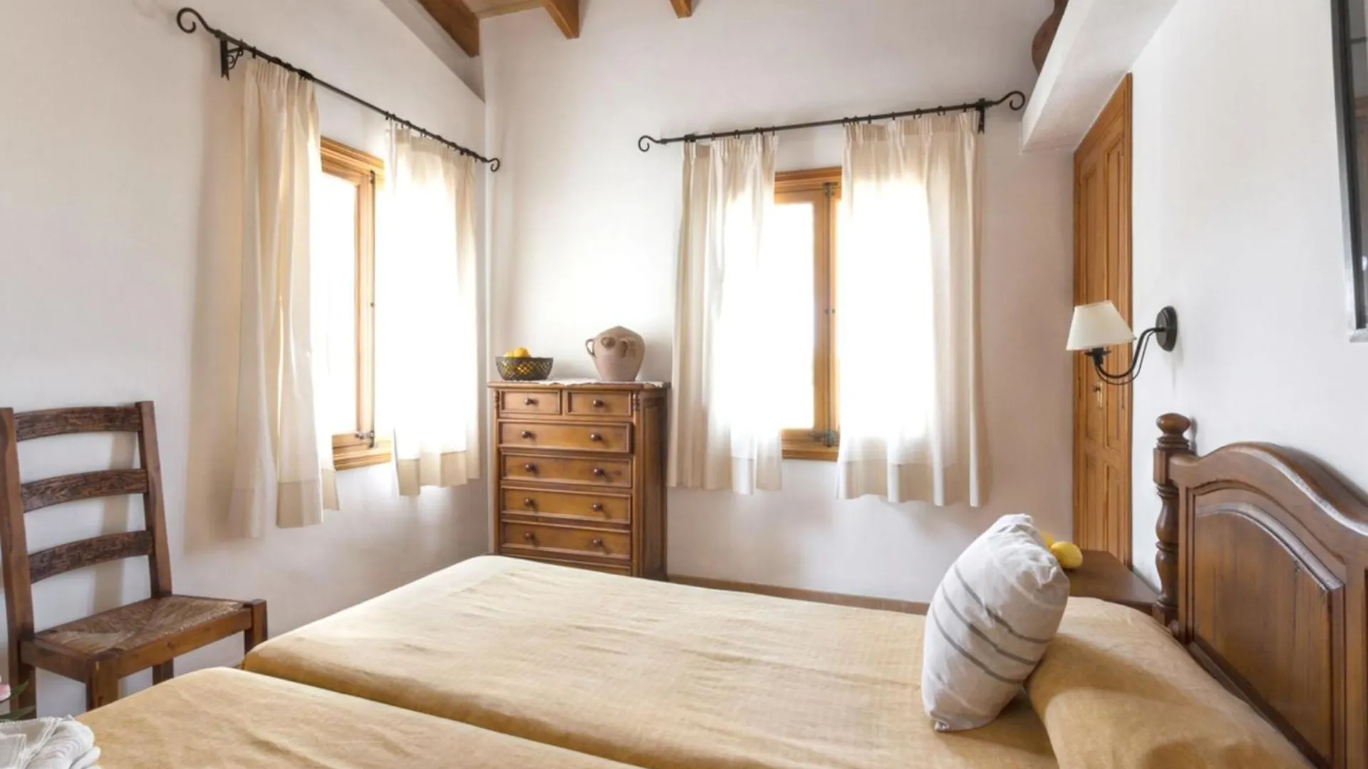 Spacious Apartment In Pollenca With Shared Pool