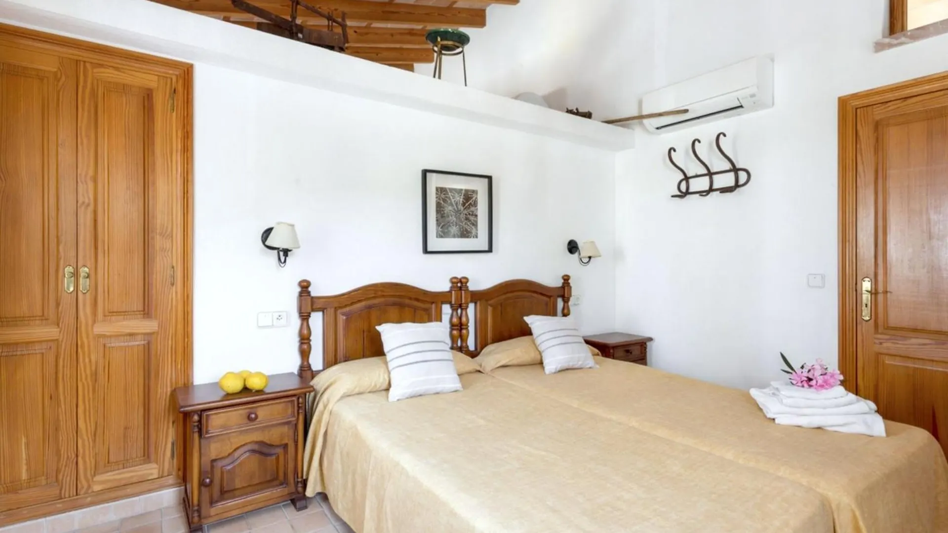 Spacious Apartment In Pollenca With Shared Pool