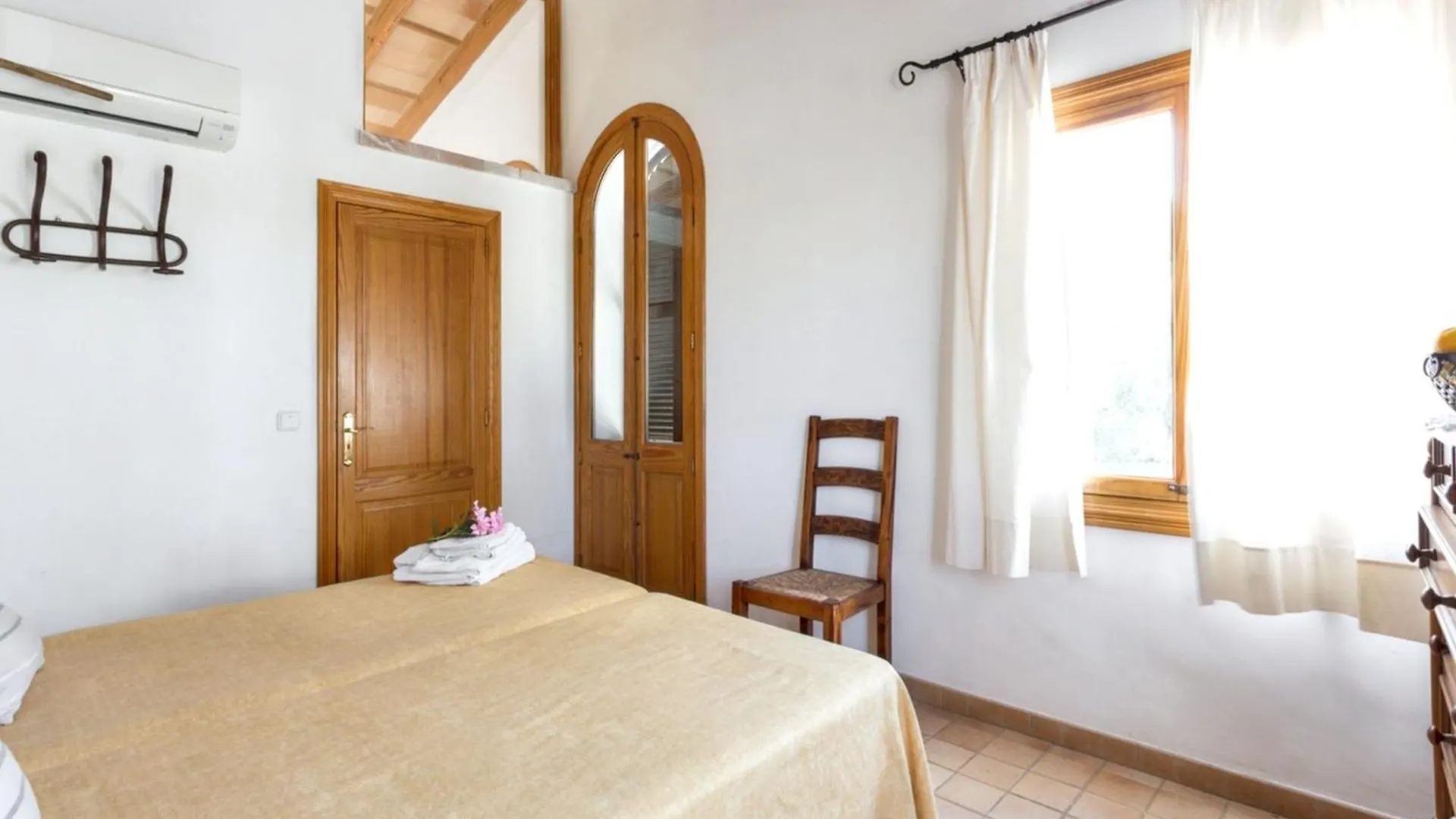 Spacious Apartment In Pollenca With Shared Pool